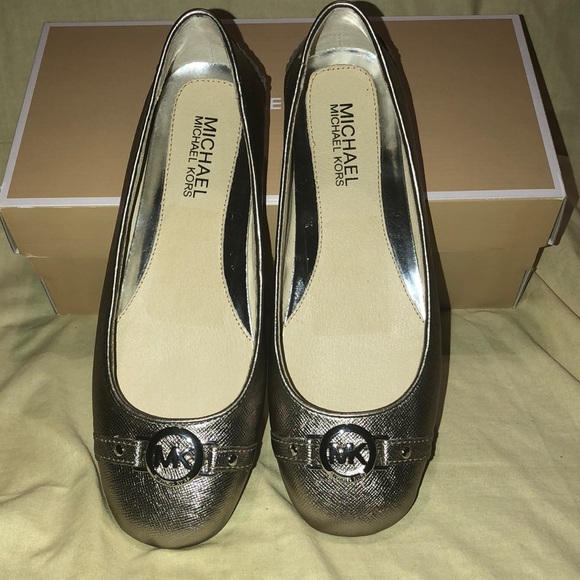 Michael Kors Hampton Ballet Shoe - Picture 1 of 6